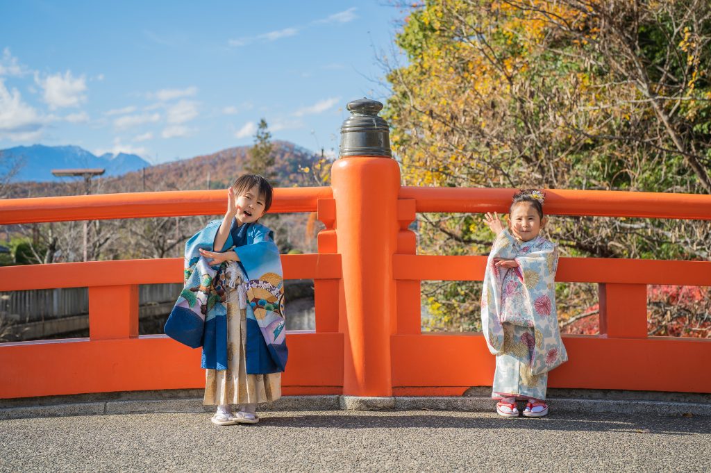 七五三ロケーション撮影・武田神社にて・５歳さんと３歳さん